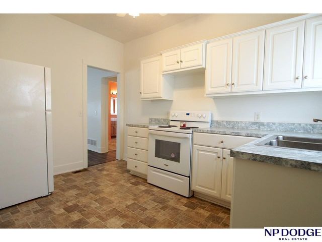 6906 N 24 Street, Omaha, NE 68112