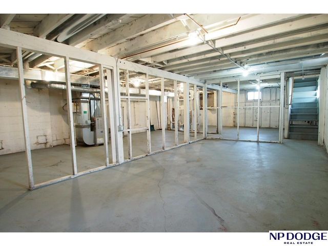 6906 N 24 Street, Omaha, NE 68112