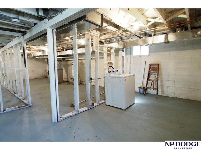 6906 N 24 Street, Omaha, NE 68112