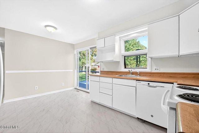 13 Veterans Street, Poestenkill, NY 12140