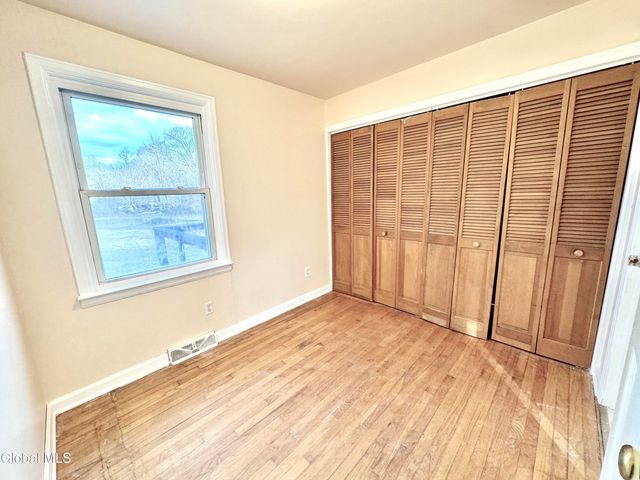 13 Veterans Street, Poestenkill, NY 12140