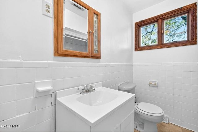 13 Veterans Street, Poestenkill, NY 12140