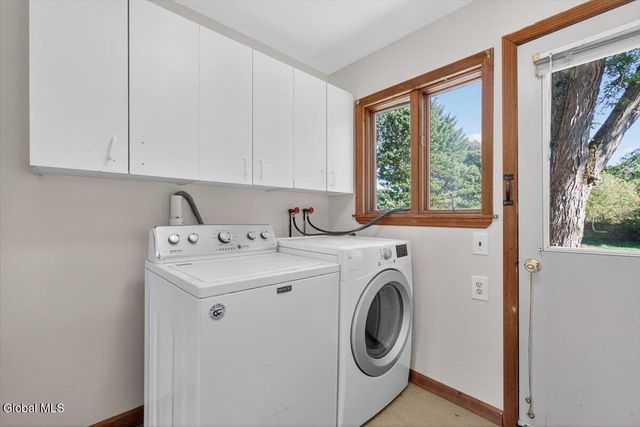 13 Veterans Street, Poestenkill, NY 12140