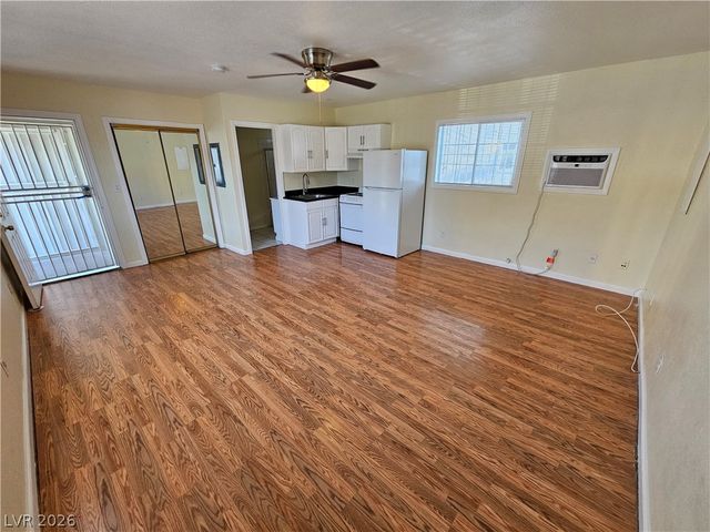 331 South 9th Street 4, Las Vegas, NV 89101