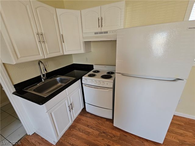 331 South 9th Street 4, Las Vegas, NV 89101