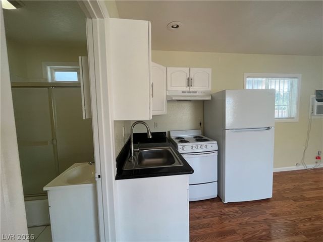 331 South 9th Street 4, Las Vegas, NV 89101
