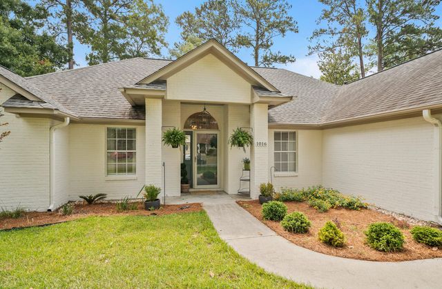 1016 Pine Martin Road, Beaufort, SC 29902