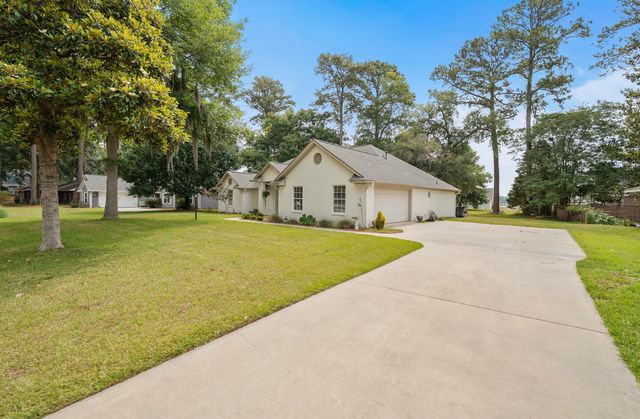 1016 Pine Martin Road, Beaufort, SC 29902