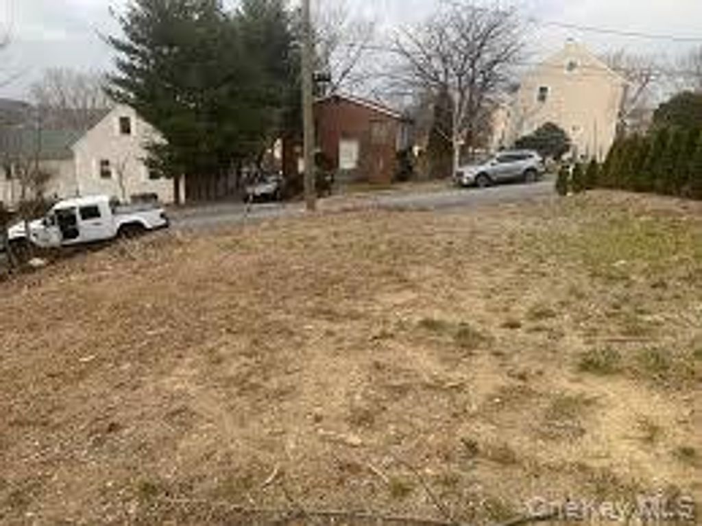 40 E Vincent Street, Elmsford, NY 10523 — photo 2