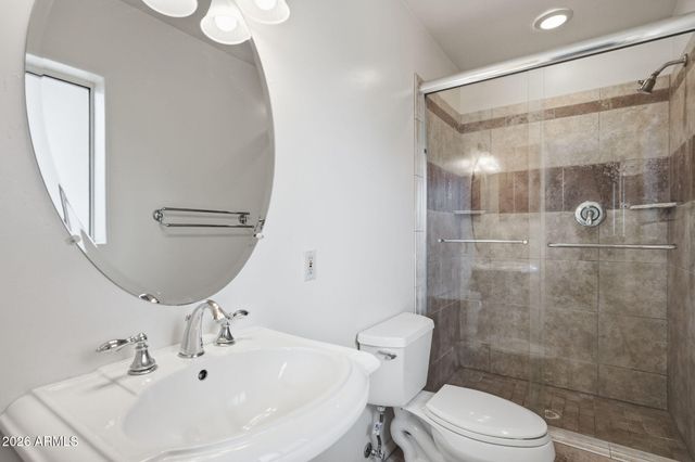 2302 E WALTANN Lane, Phoenix, AZ 85022