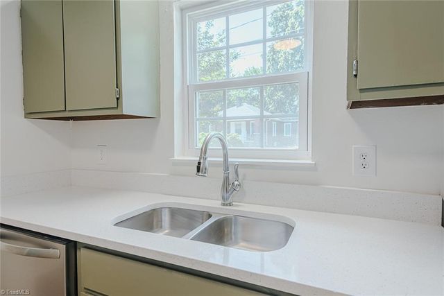 830 Stockard Street, Burlington, NC 27217