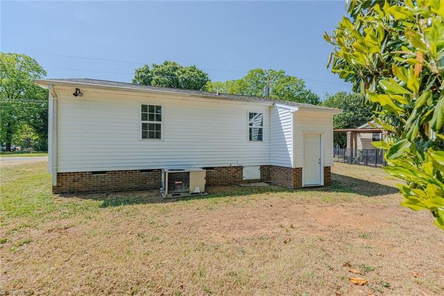830 Stockard Street, Burlington, NC 27217