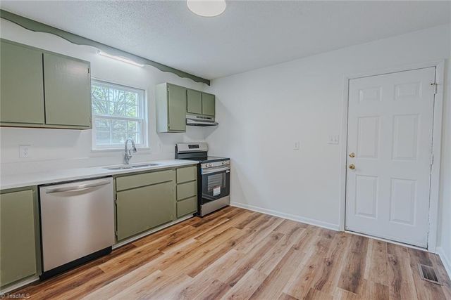830 Stockard Street, Burlington, NC 27217