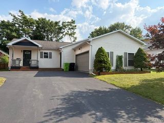 526 Delmar Place, Salina, NY 13208