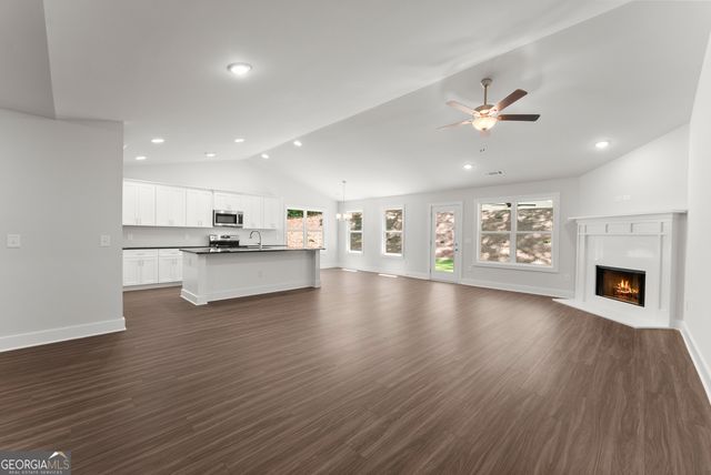 299 Shore Crest Drive, Martin, GA 30577