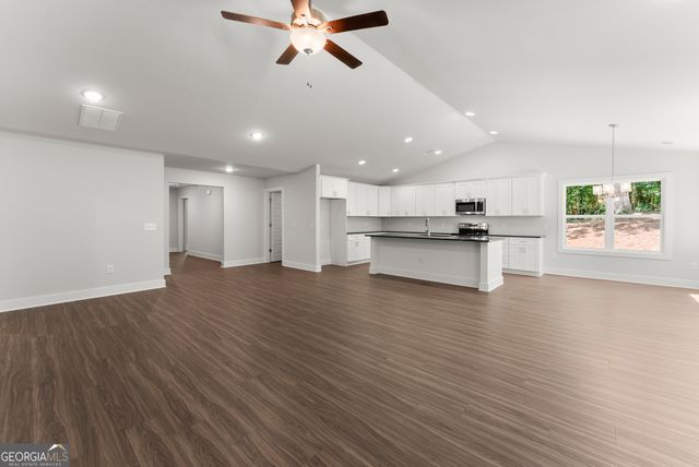 299 Shore Crest Drive, Martin, GA 30577