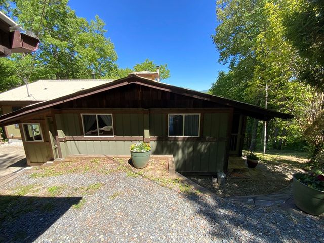 354 Deals Gap, Robbinsville, NC 28771