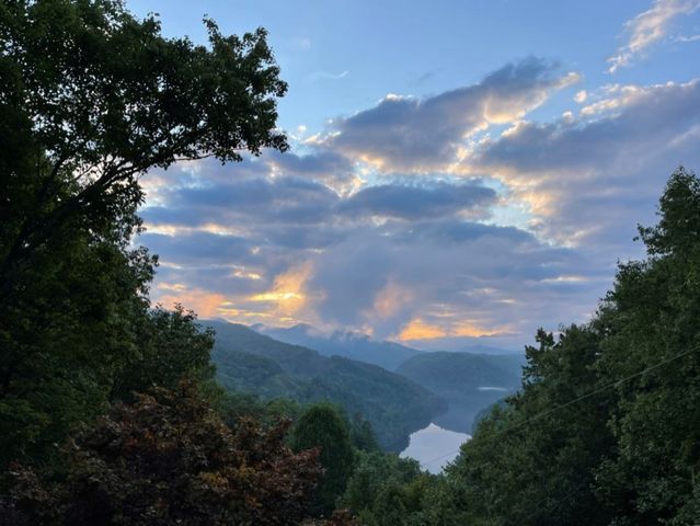 354 Deals Gap, Robbinsville, NC 28771