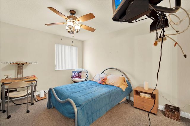 8210 NW 10th St 14, Miami, FL 33126