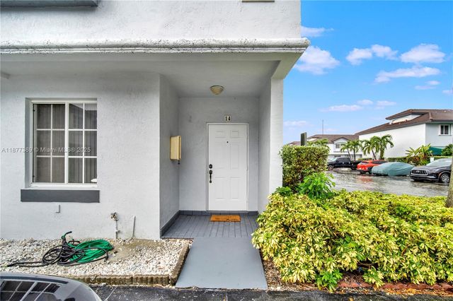8210 NW 10th St 14, Miami, FL 33126