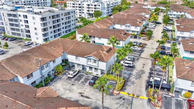 8210 NW 10th St 14, Miami, FL 33126