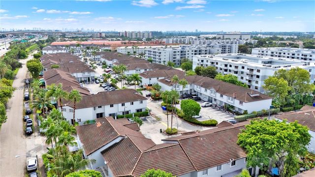 8210 NW 10th St 14, Miami, FL 33126
