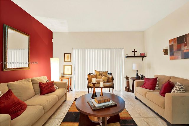 8210 NW 10th St 14, Miami, FL 33126