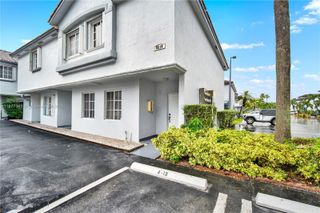 8210 NW 10th St 14, Miami, FL 33126