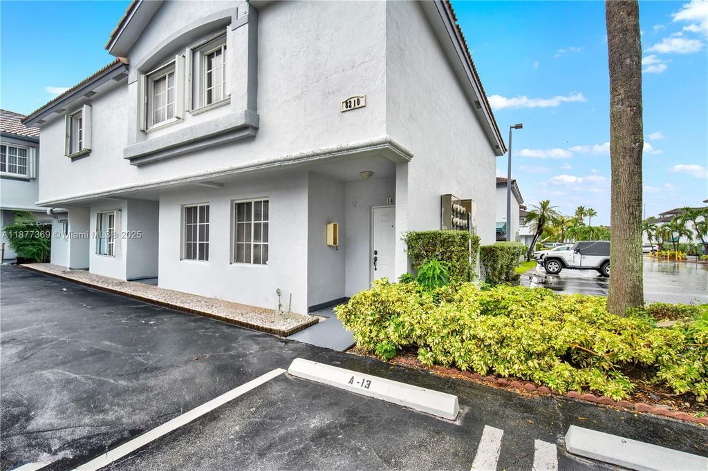 8210 NW 10th St 14, Miami, FL 33126