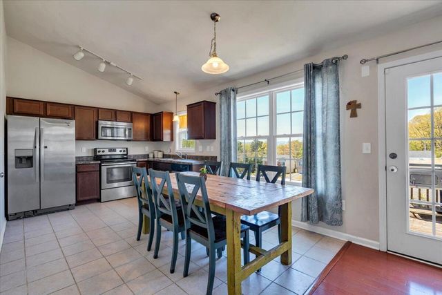 2722 Paddington Station LN, Vinton, VA 24179