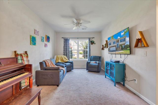 2722 Paddington Station LN, Vinton, VA 24179