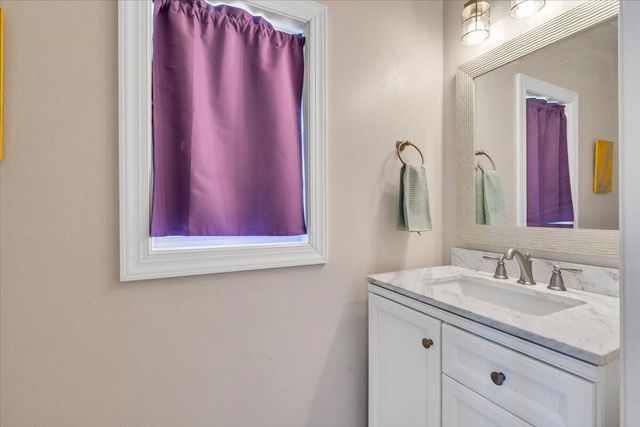 2722 Paddington Station LN, Vinton, VA 24179