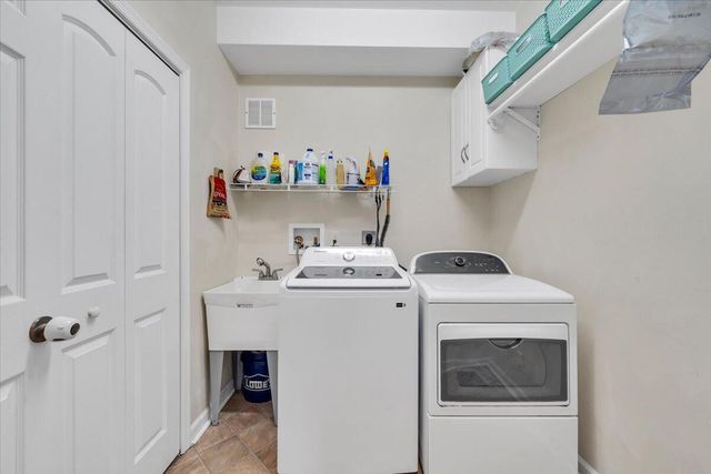 2722 Paddington Station LN, Vinton, VA 24179