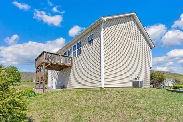 2722 Paddington Station LN, Vinton, VA 24179