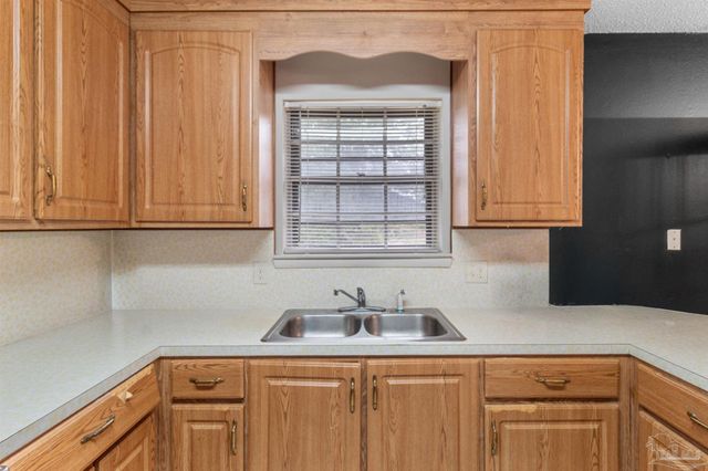 5027 Barbara Ln, Milton, FL 32570