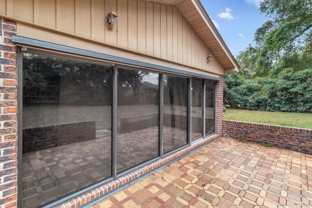 5027 Barbara Ln, Milton, FL 32570