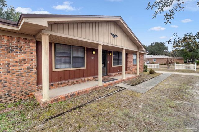 5027 Barbara Ln, Milton, FL 32570