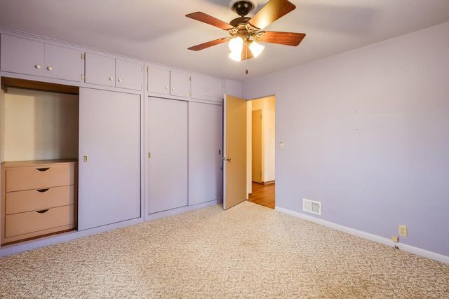 3702 Schroeder DRIVE, Manitowoc, WI 54220