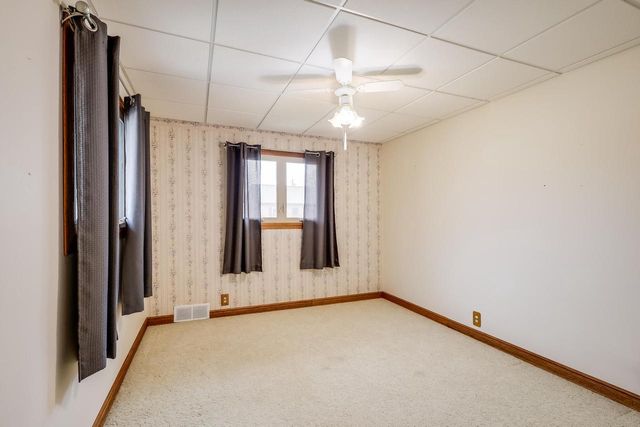 3702 Schroeder DRIVE, Manitowoc, WI 54220