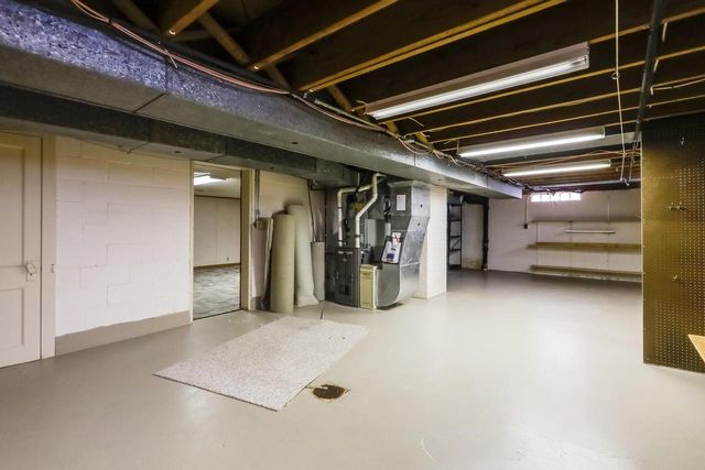 3702 Schroeder DRIVE, Manitowoc, WI 54220