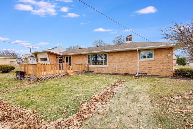 3702 Schroeder DRIVE, Manitowoc, WI 54220