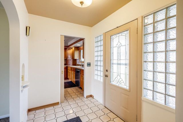 3702 Schroeder DRIVE, Manitowoc, WI 54220