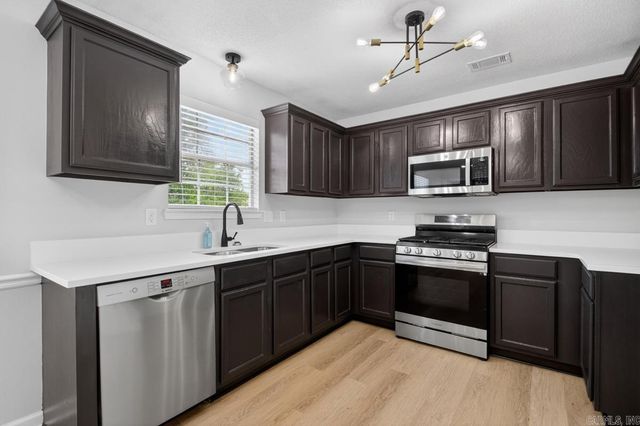 907 Allyson Ave, Bryant, AR 72022