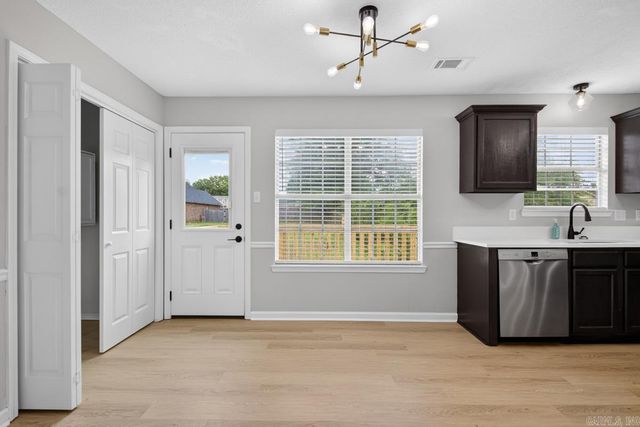 907 Allyson Ave, Bryant, AR 72022
