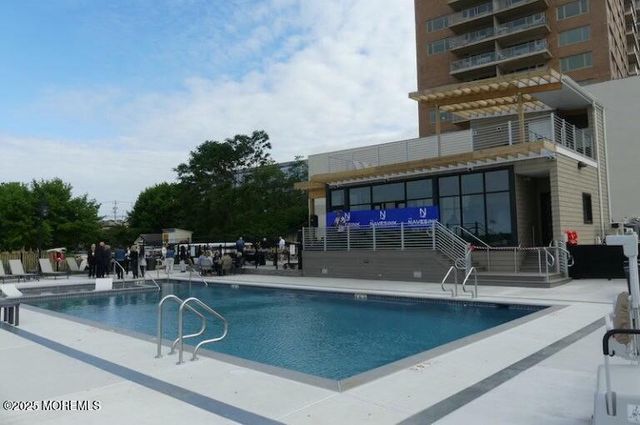 28 Riverside Avenue 1G, Red Bank, NJ 07701