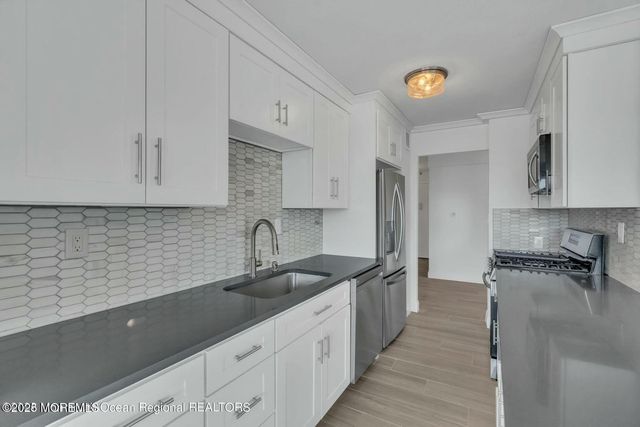 28 Riverside Avenue 1G, Red Bank, NJ 07701