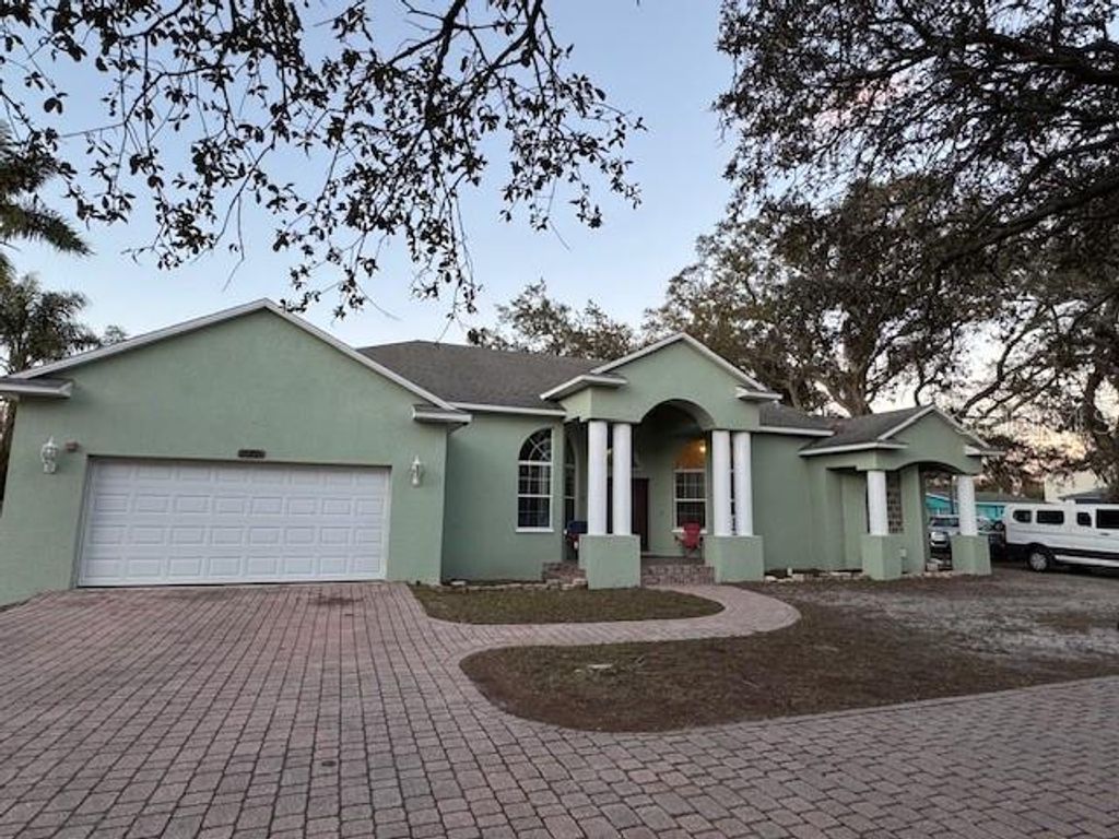 12140 MURRAY AVENUE, Largo, FL 33778