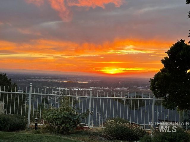 5310 N Quail Summit Way, Boise, ID 83703