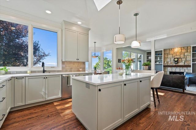 5310 N Quail Summit Way, Boise, ID 83703