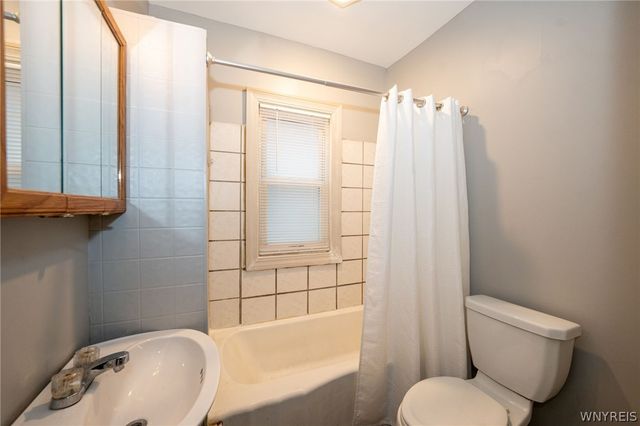 45 Ridge Park Avenue, Cheektowaga, NY 14211